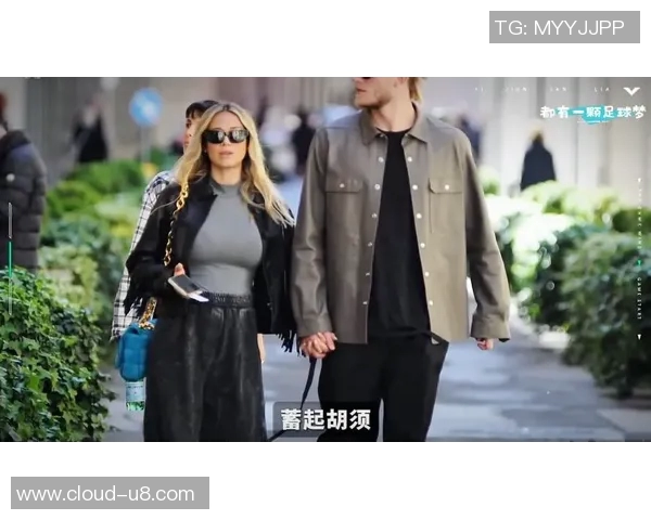 足球明星妻子对比高清照片展现她们的魅力与风采